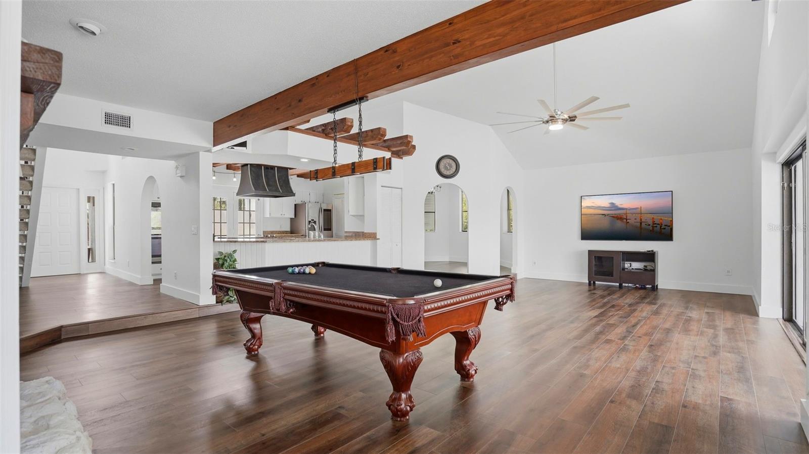 503 LAGUNA DR