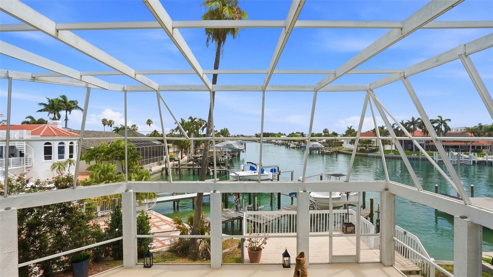 503 LAGUNA DR
