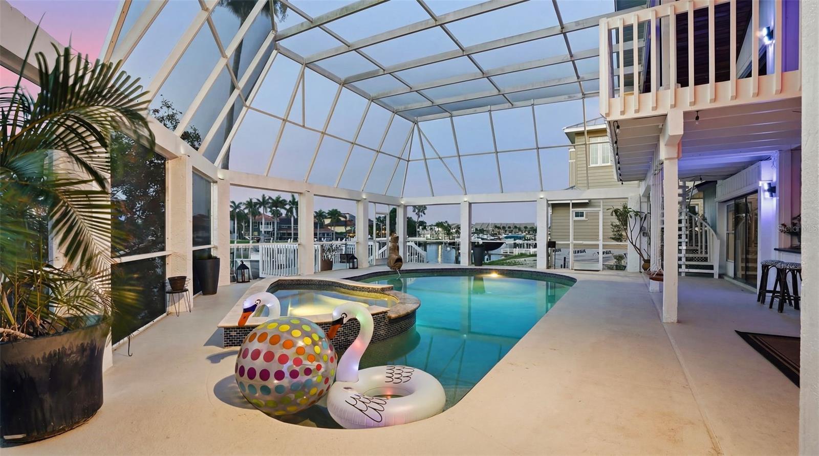 503 LAGUNA DR