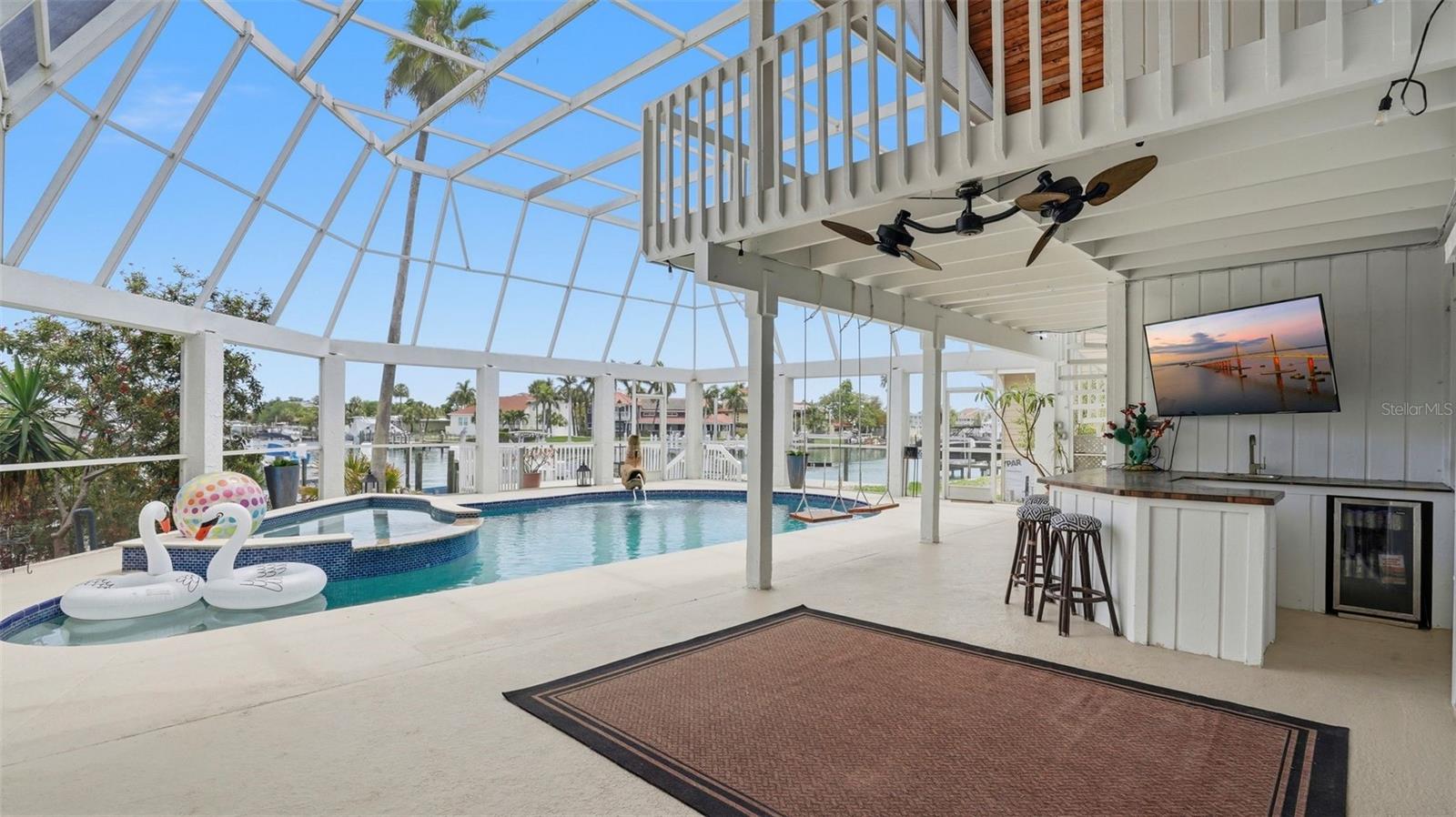 503 LAGUNA DR