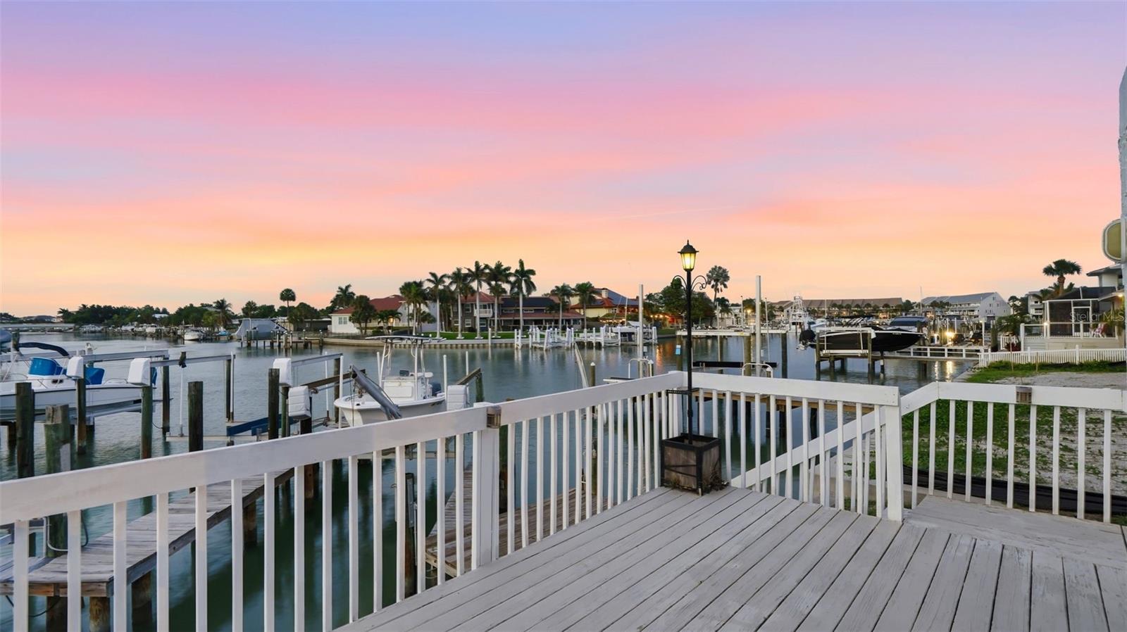 503 LAGUNA DR