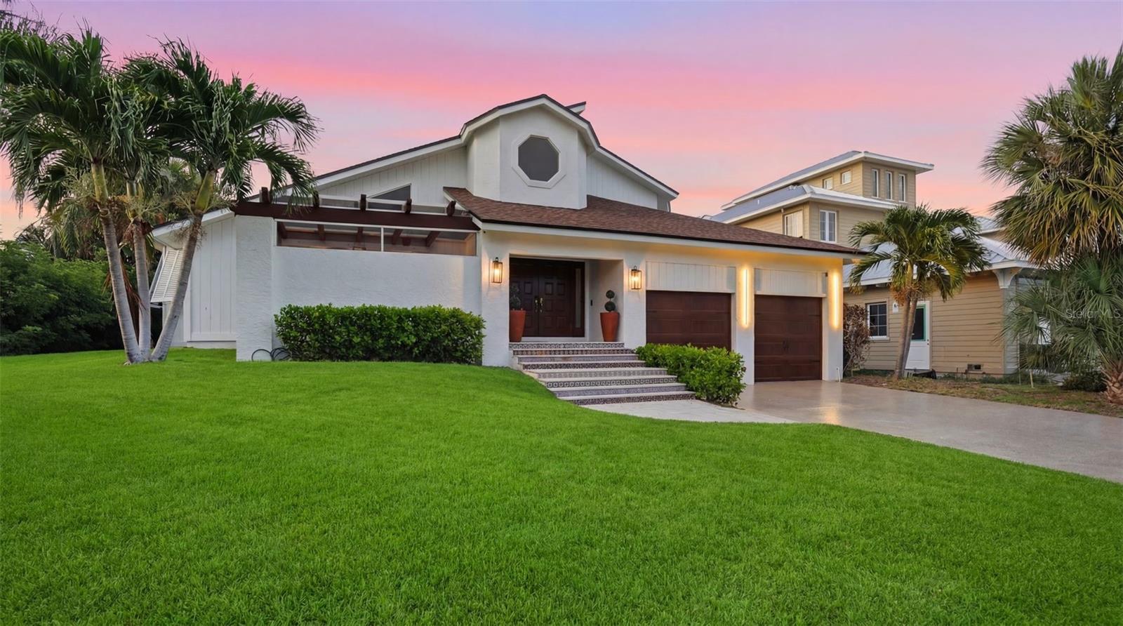 503 LAGUNA DR