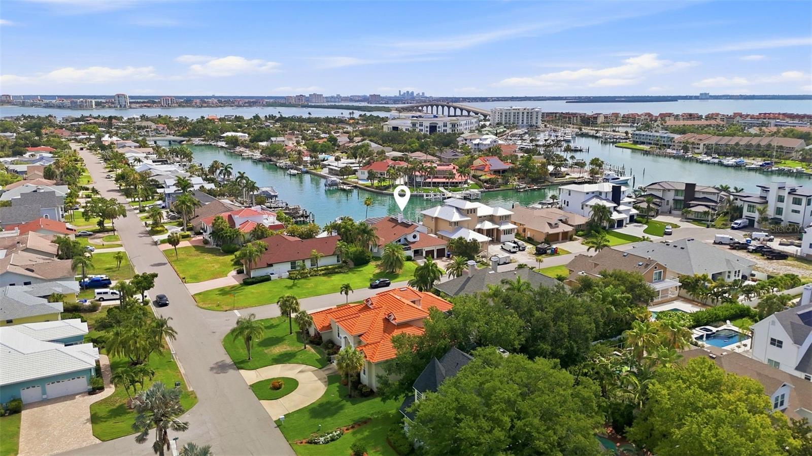 503 LAGUNA DR