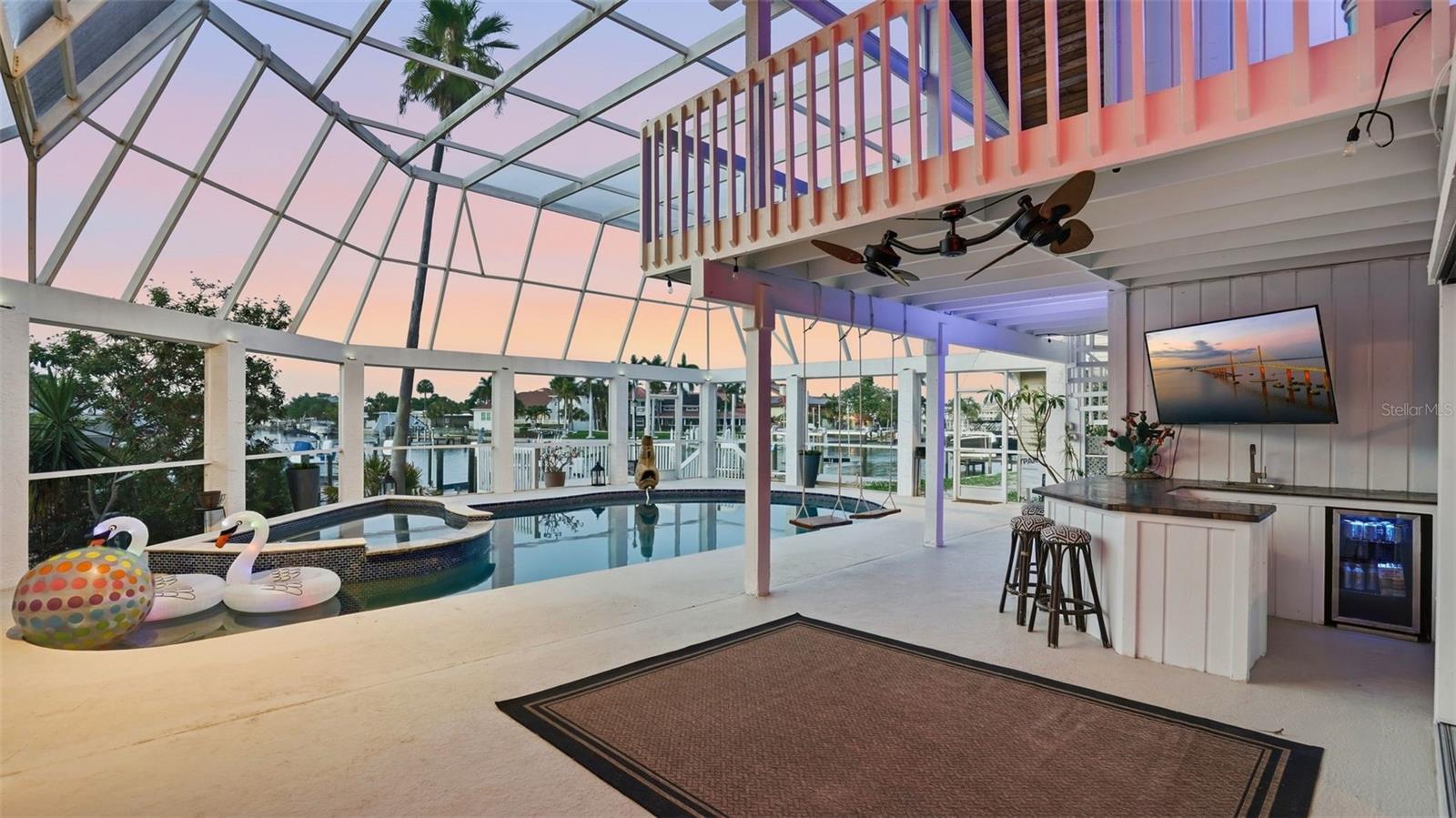 503 LAGUNA DR