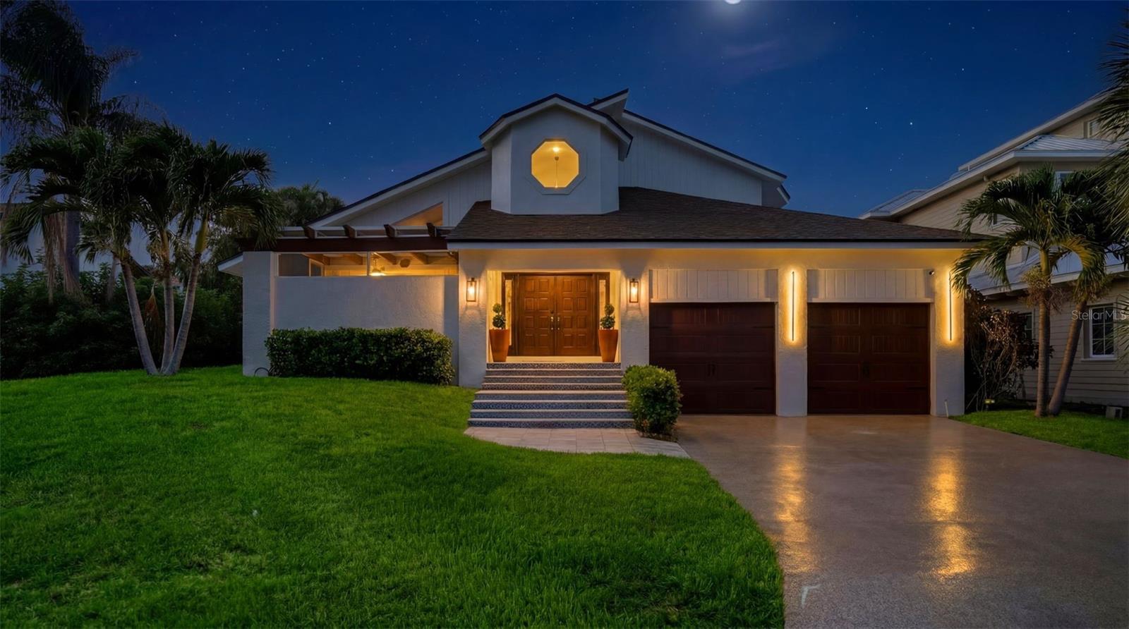 503 LAGUNA DR