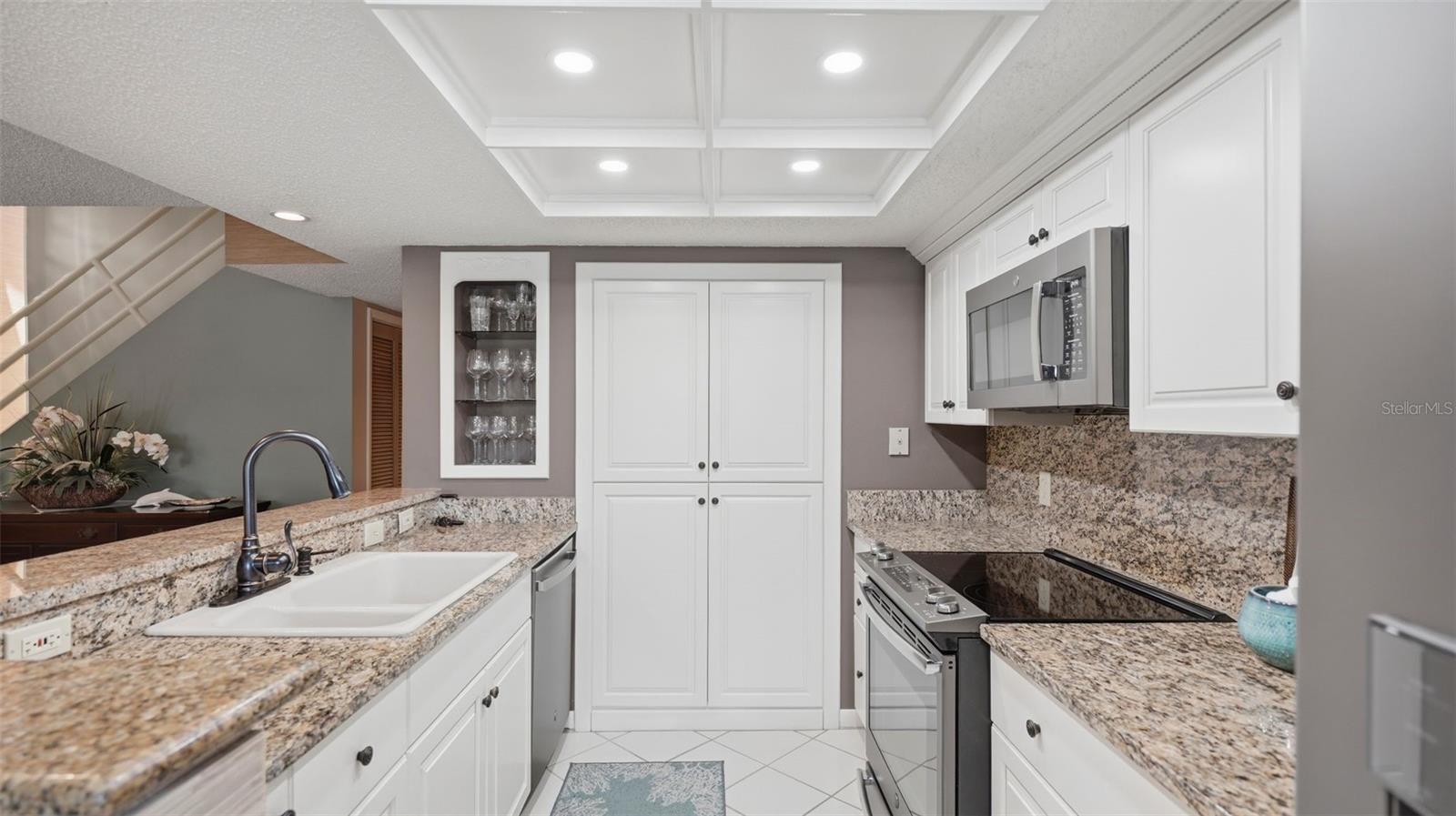 910 PINELLAS BAYWAY S #201