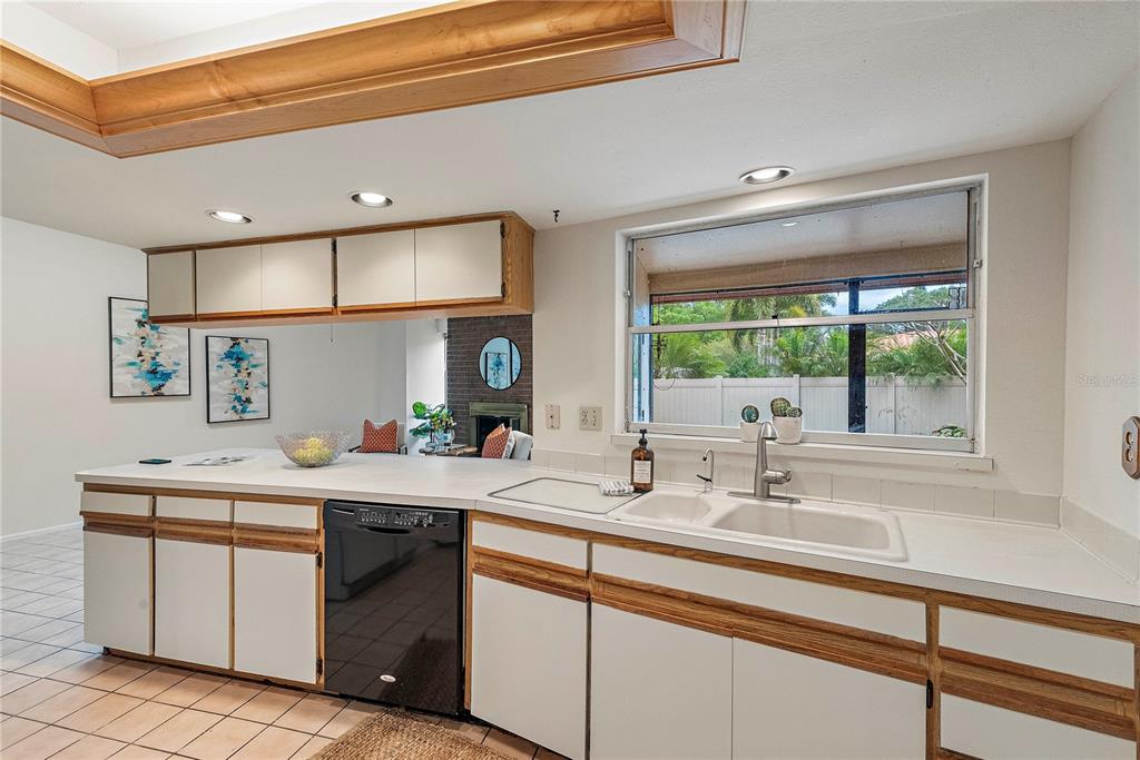 1942 PINELLAS POINT DRIVE S