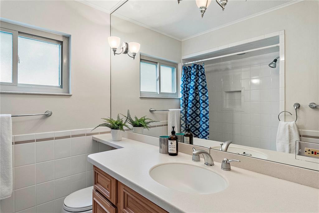 1942 PINELLAS POINT DRIVE S