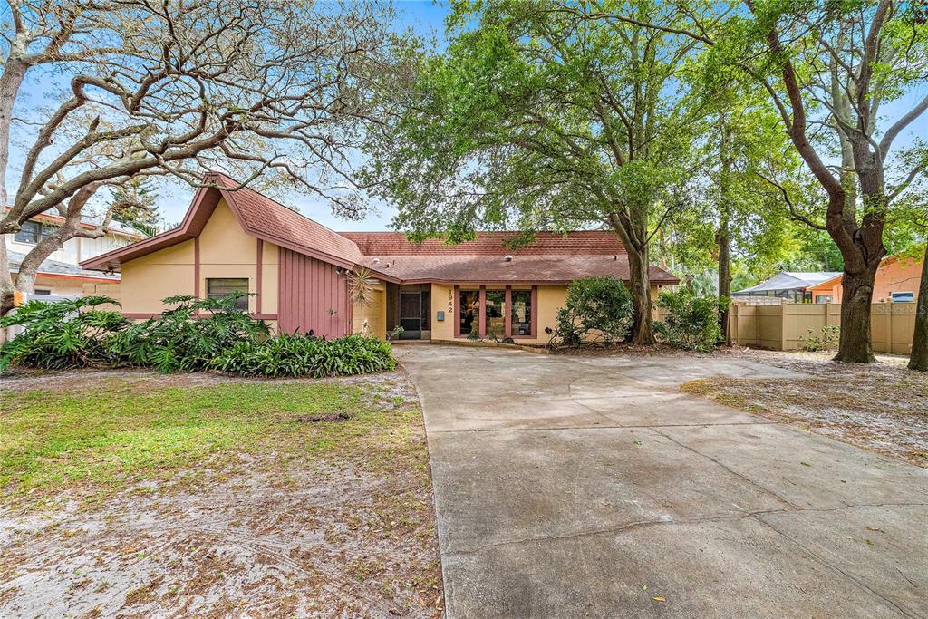 1942 PINELLAS POINT DRIVE S