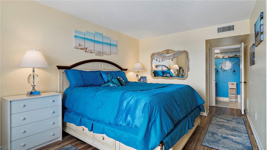 5220 BRITTANY DRIVE S Unit: 607