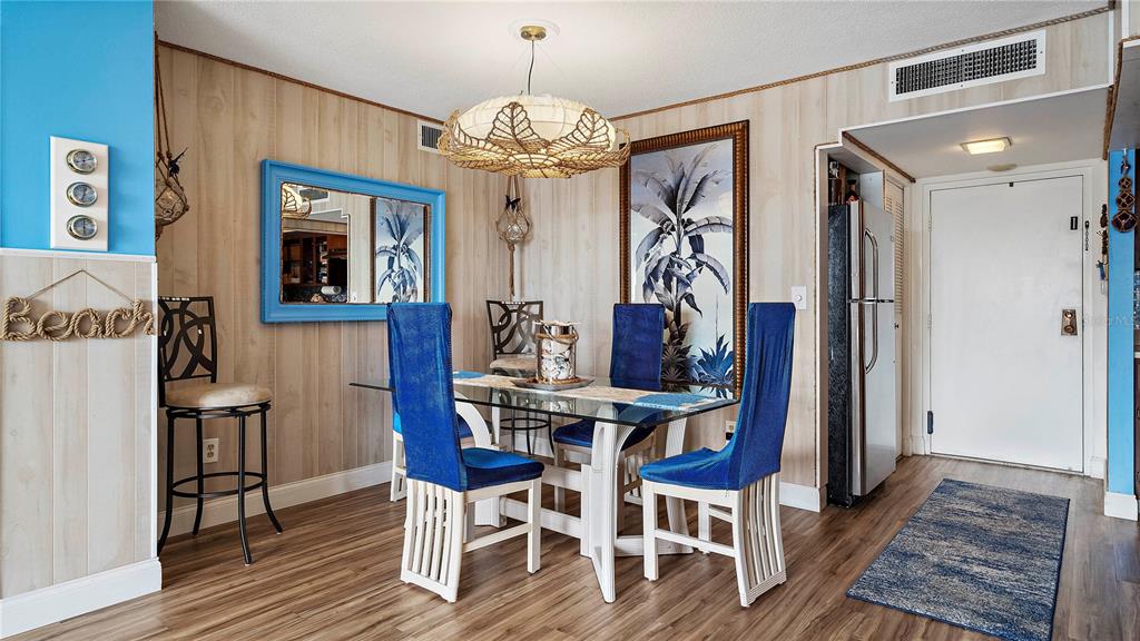 5220 BRITTANY DRIVE S Unit: 607