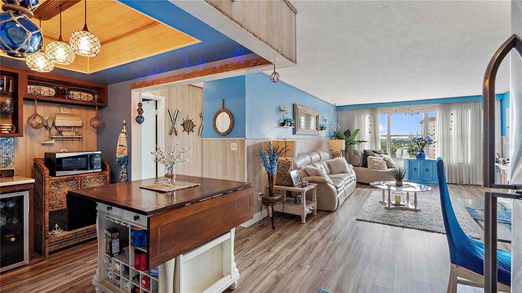 5220 BRITTANY DRIVE S Unit: 607