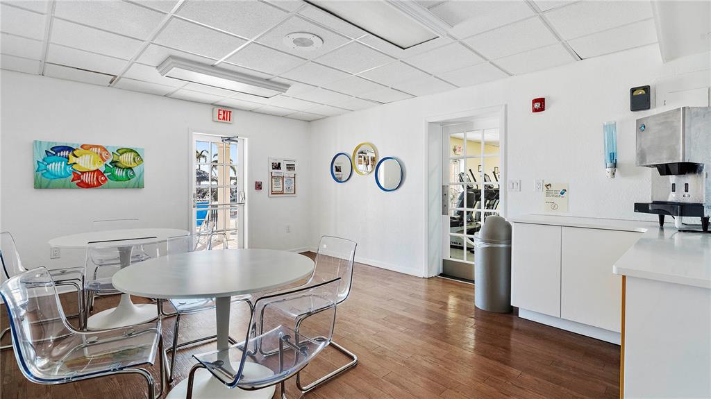 5220 BRITTANY DRIVE S Unit: 607