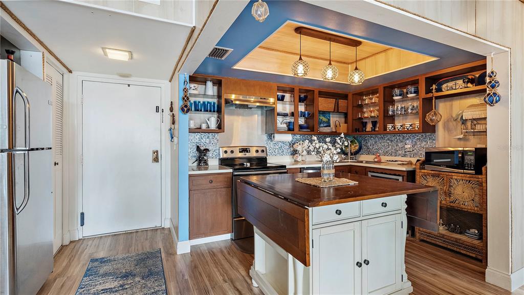 5220 BRITTANY DRIVE S Unit: 607