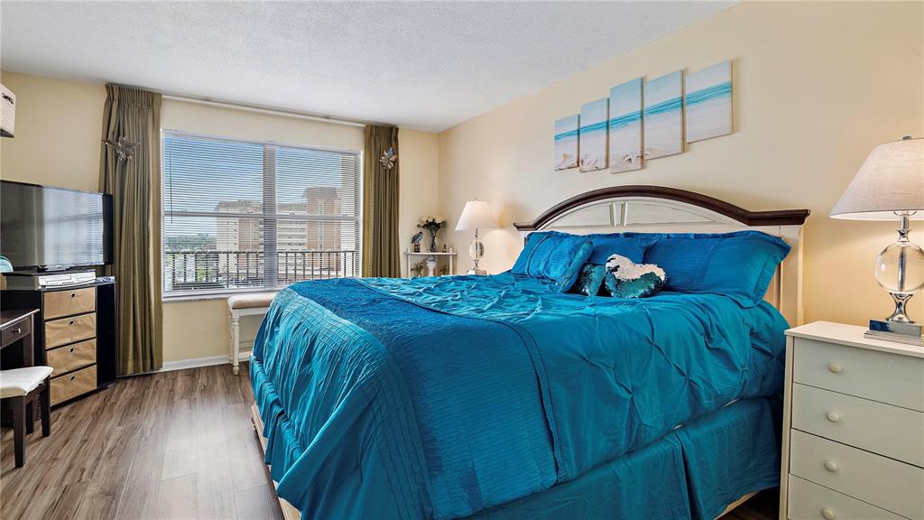 5220 BRITTANY DRIVE S Unit: 607