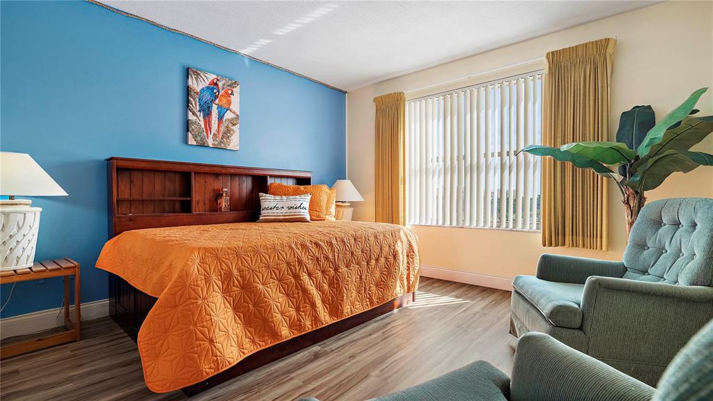 5220 BRITTANY DRIVE S Unit: 607