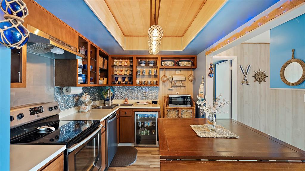 5220 BRITTANY DRIVE S Unit: 607