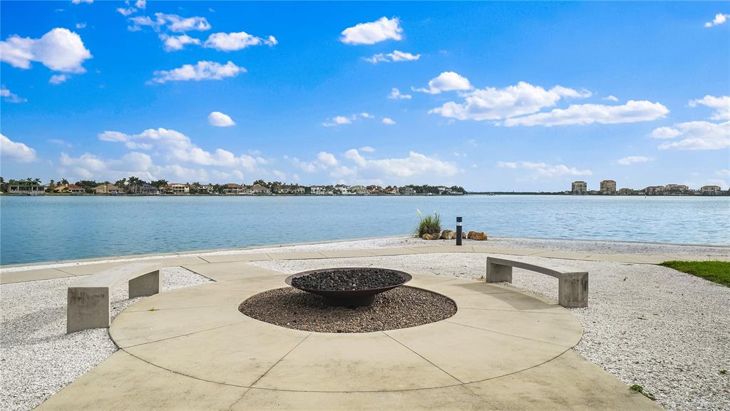 5220 BRITTANY DRIVE S Unit: 607