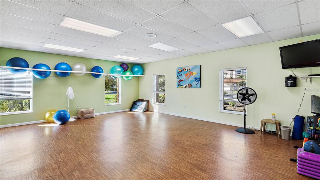 5220 BRITTANY DRIVE S Unit: 607