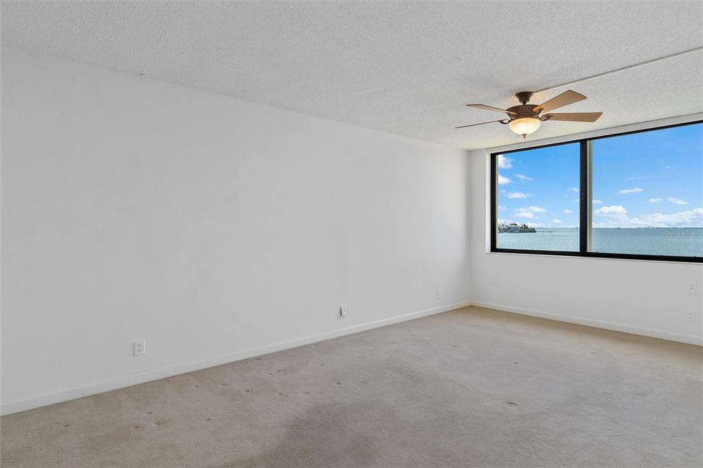 5700 ESCONDIDA BOULEVARD S Unit: 302