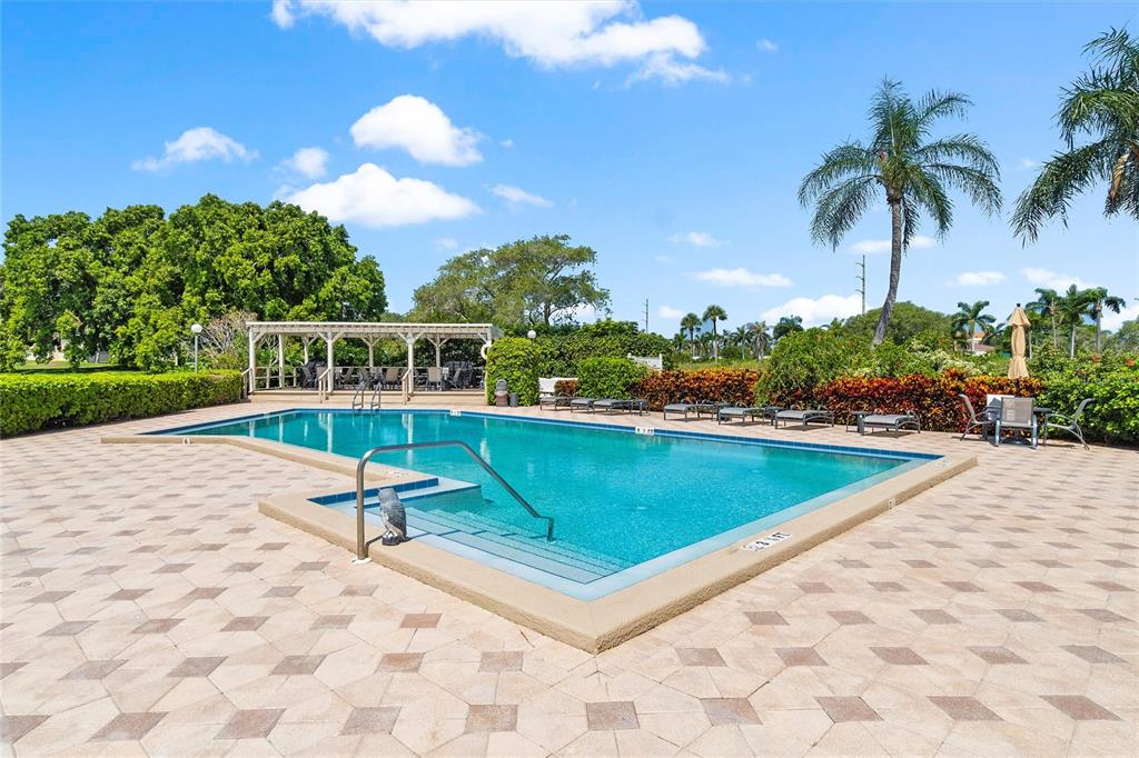 5700 ESCONDIDA BOULEVARD S Unit: 302