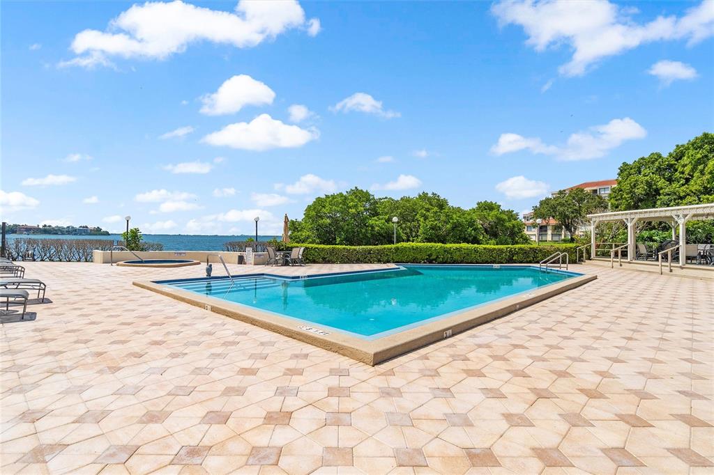 5700 ESCONDIDA BOULEVARD S Unit: 302