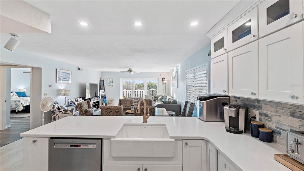 544 PINELLAS BAYWAY S Unit: F-11