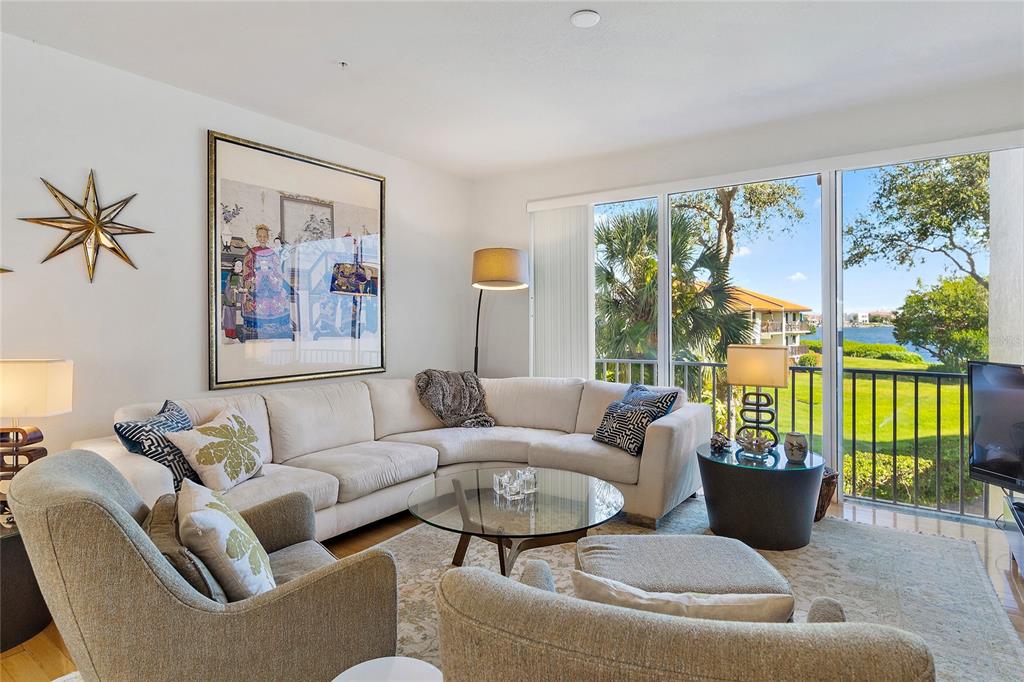 1583 PINELLAS BAYWAY S
