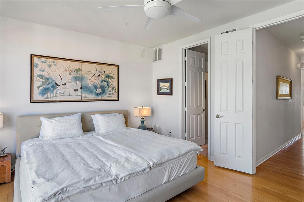 1583 PINELLAS BAYWAY S