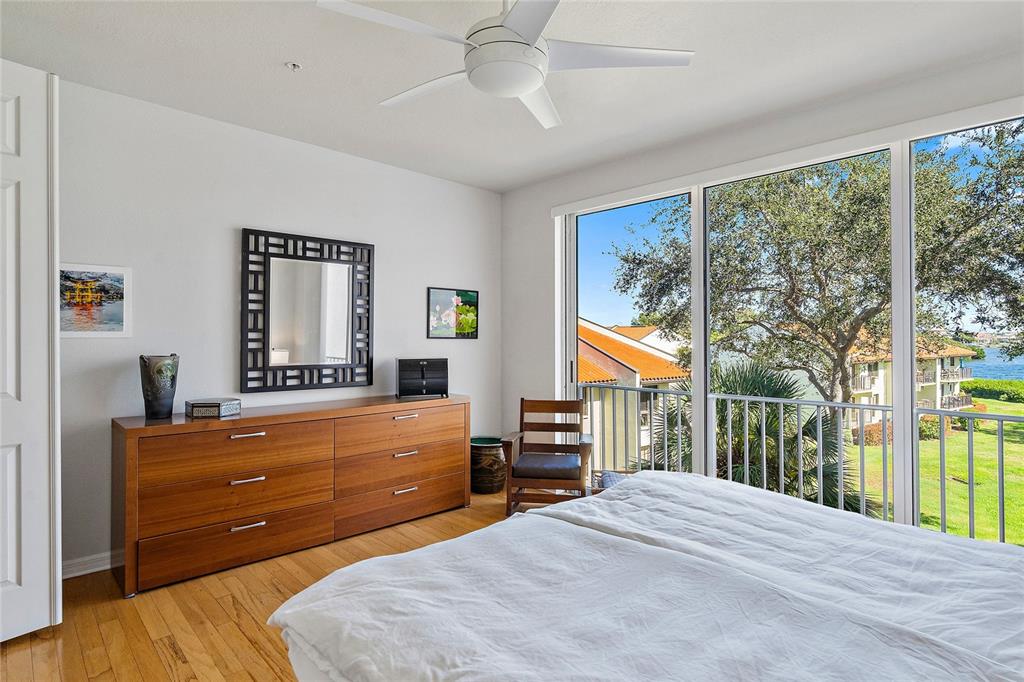 1583 PINELLAS BAYWAY S