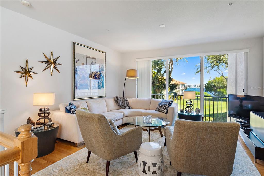 1583 PINELLAS BAYWAY S