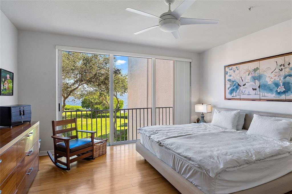 1583 PINELLAS BAYWAY S
