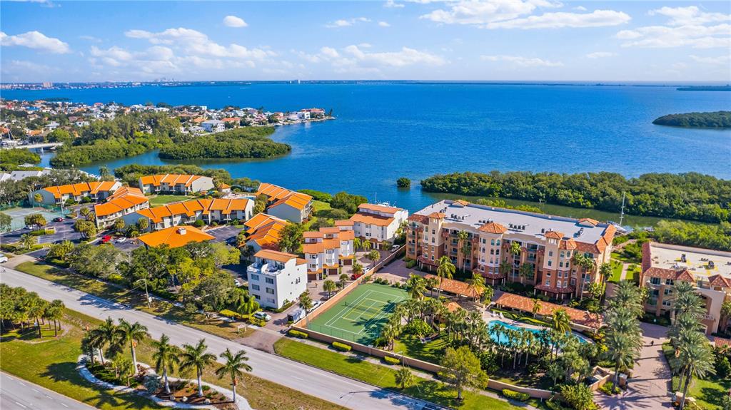 1583 PINELLAS BAYWAY S