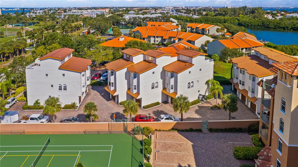 1583 PINELLAS BAYWAY S