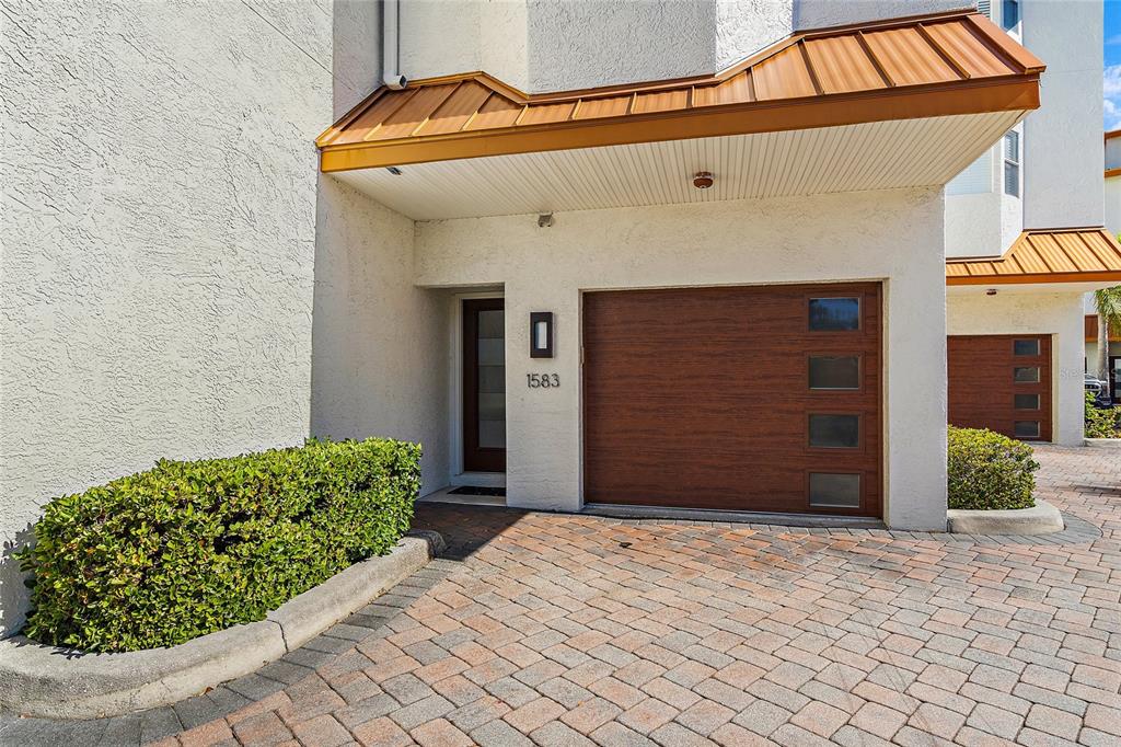 1583 PINELLAS BAYWAY S