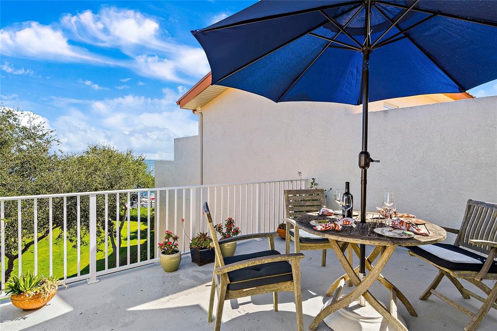 1583 PINELLAS BAYWAY S