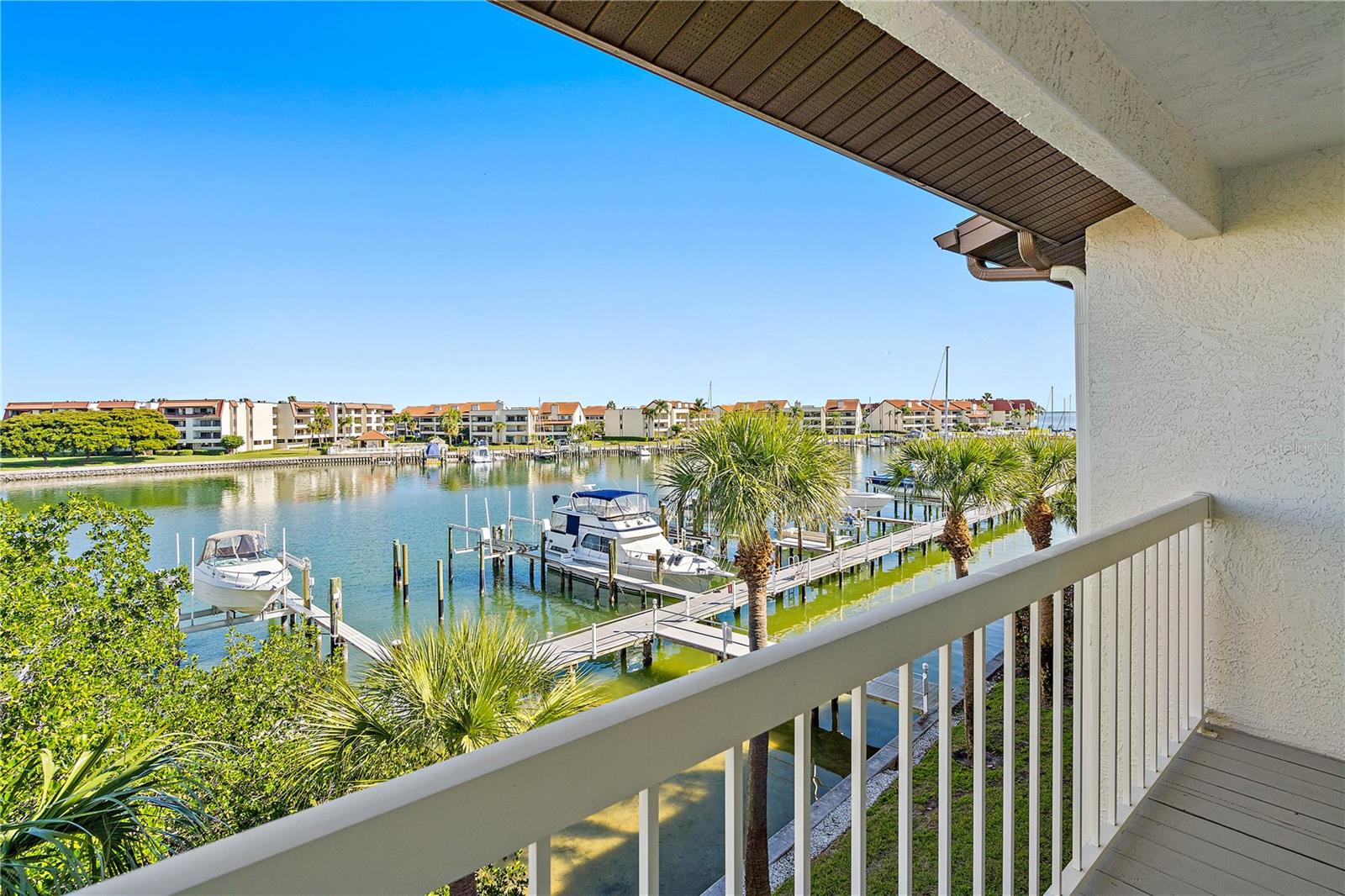 105 YACHT CLUB LANE