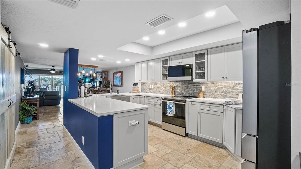 544 PINELLAS BAYWAY S Unit: TH14