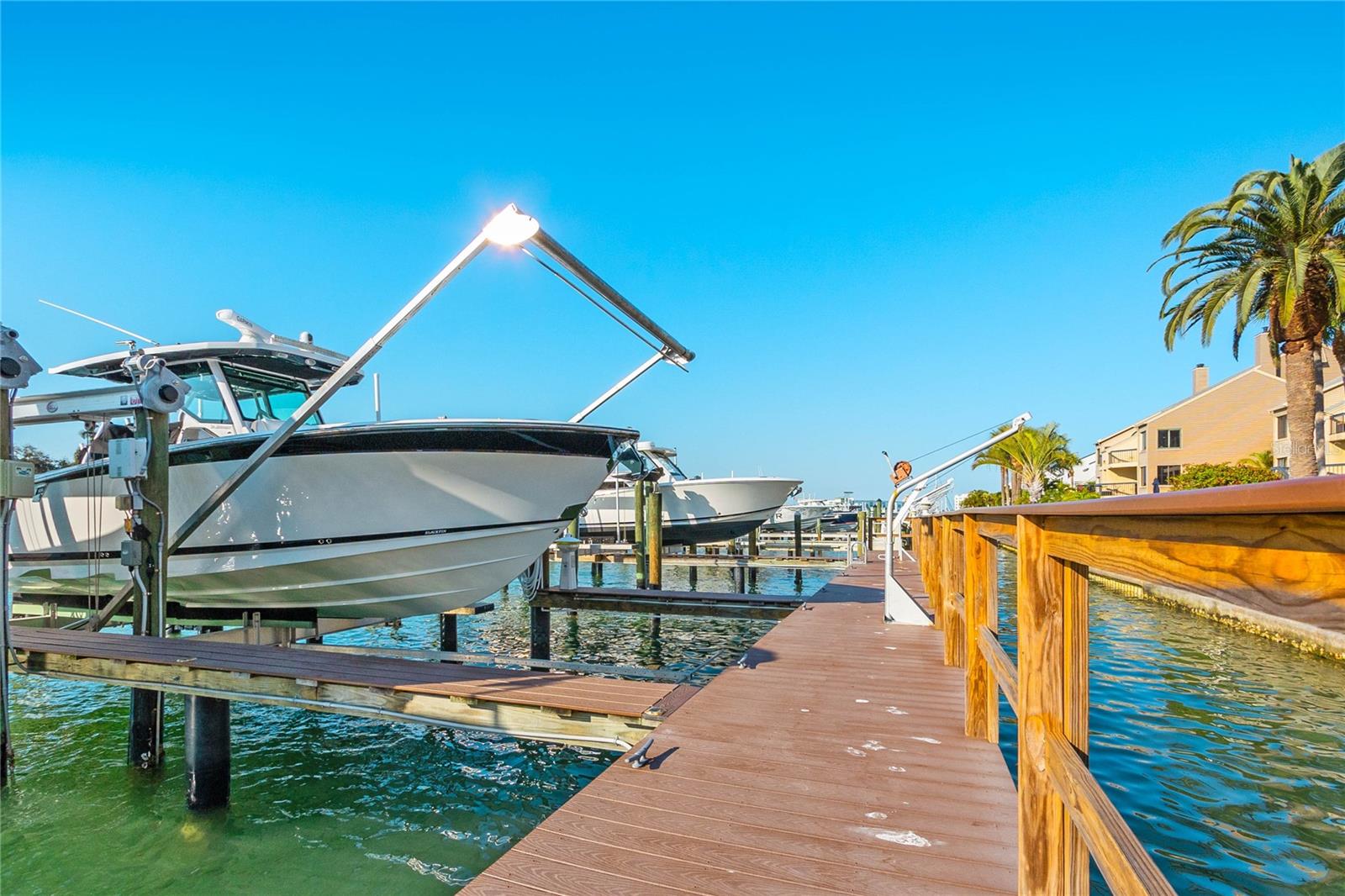 544 PINELLAS BAYWAY S Unit: 4