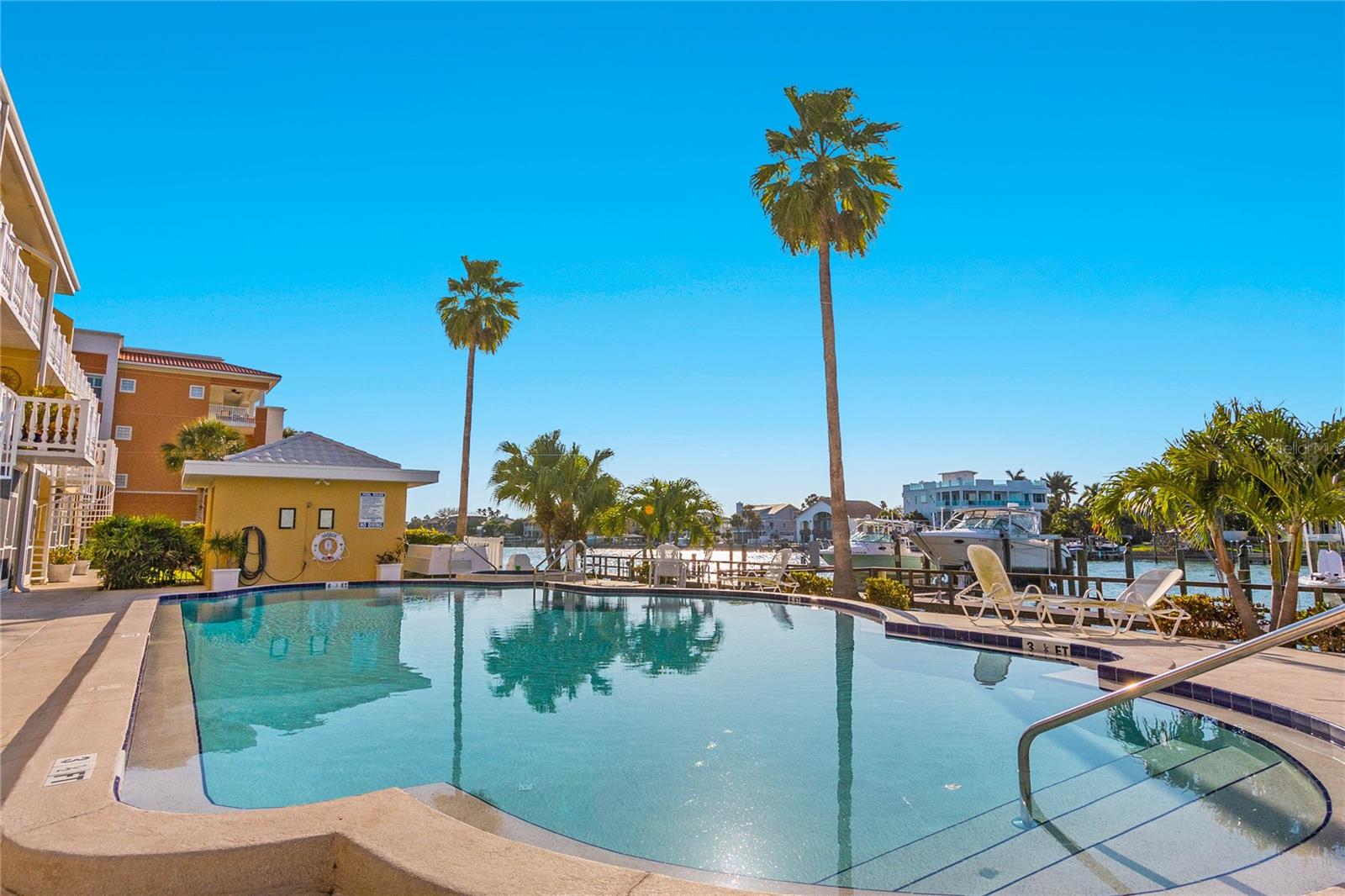 544 PINELLAS BAYWAY S Unit: 4