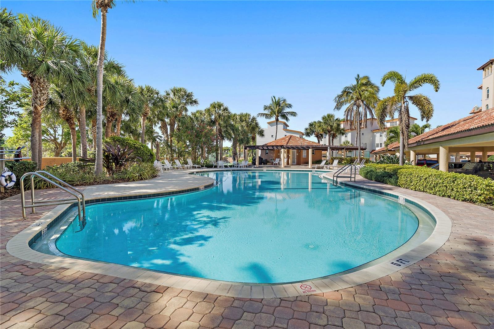 1581 PINELLAS BAYWAY S
