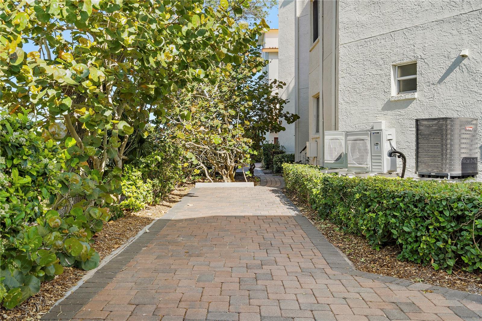 1581 PINELLAS BAYWAY S