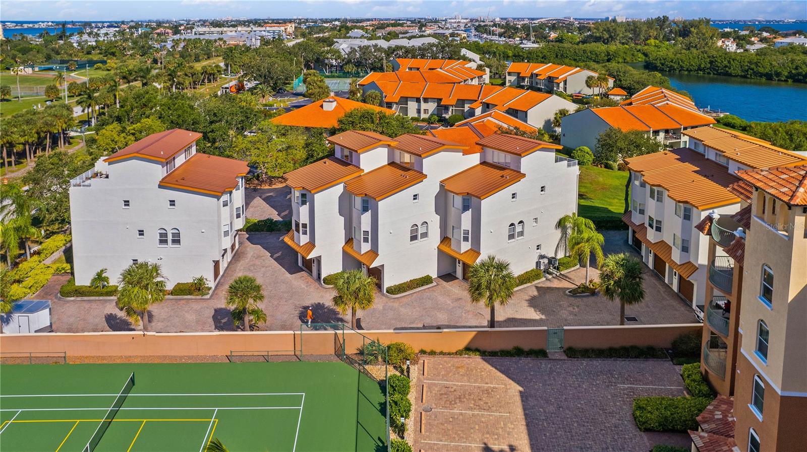 1581 PINELLAS BAYWAY S