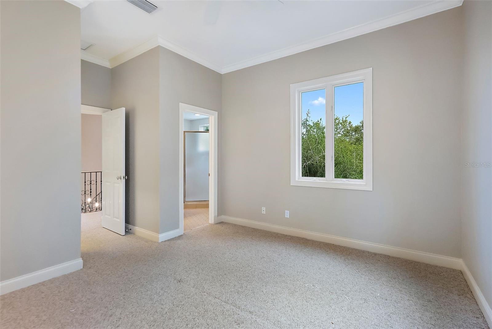 827 COLUMBUS DRIVE