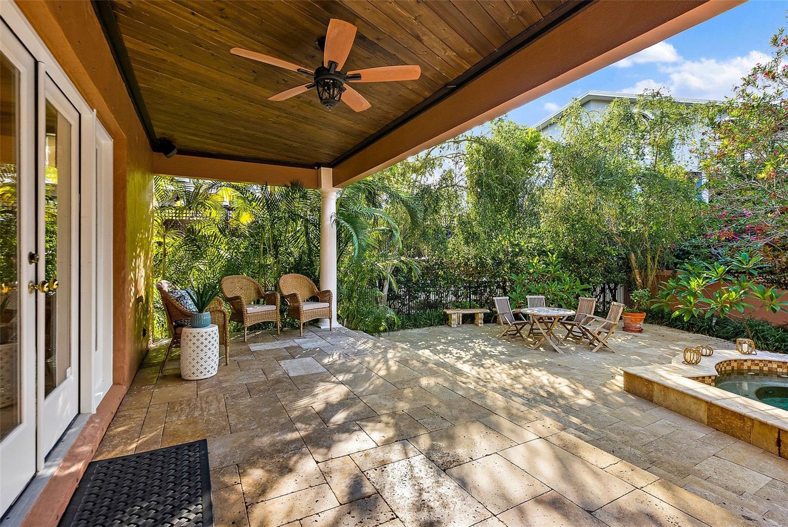 827 COLUMBUS DRIVE