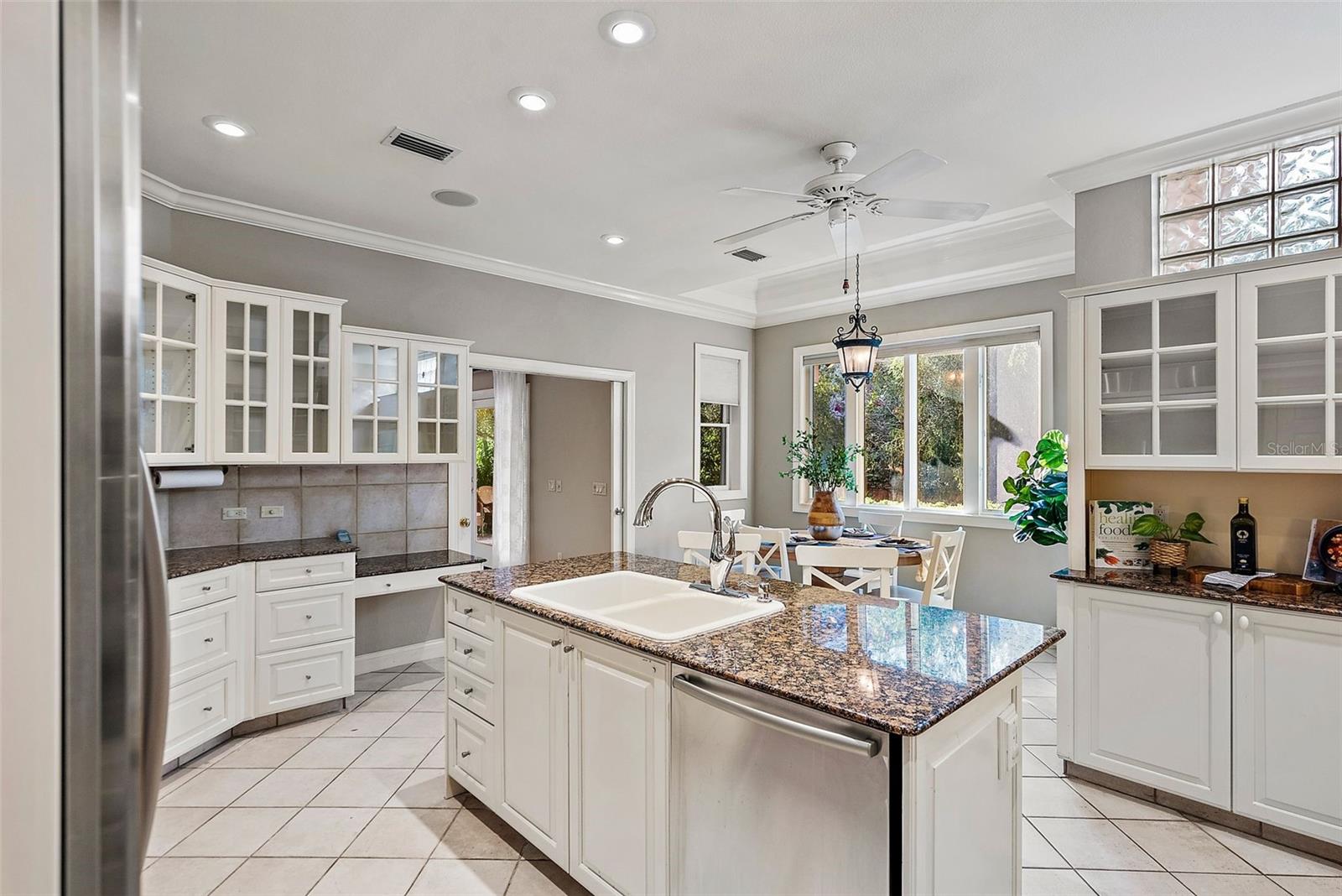 827 COLUMBUS DRIVE