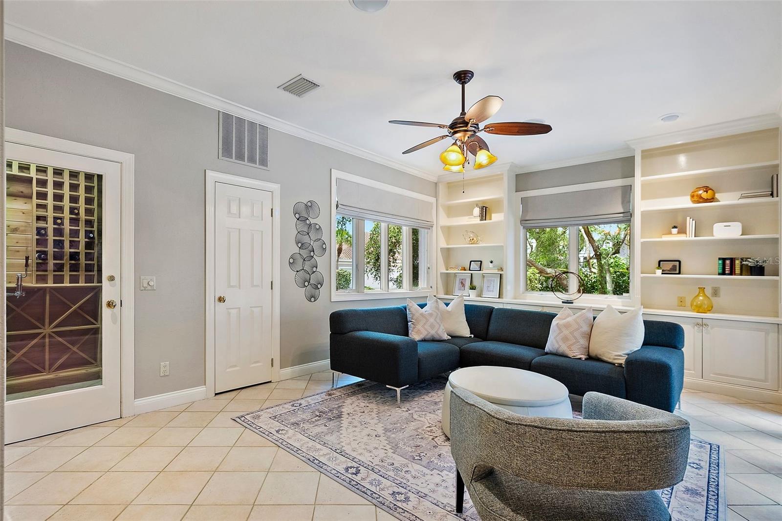 827 COLUMBUS DRIVE