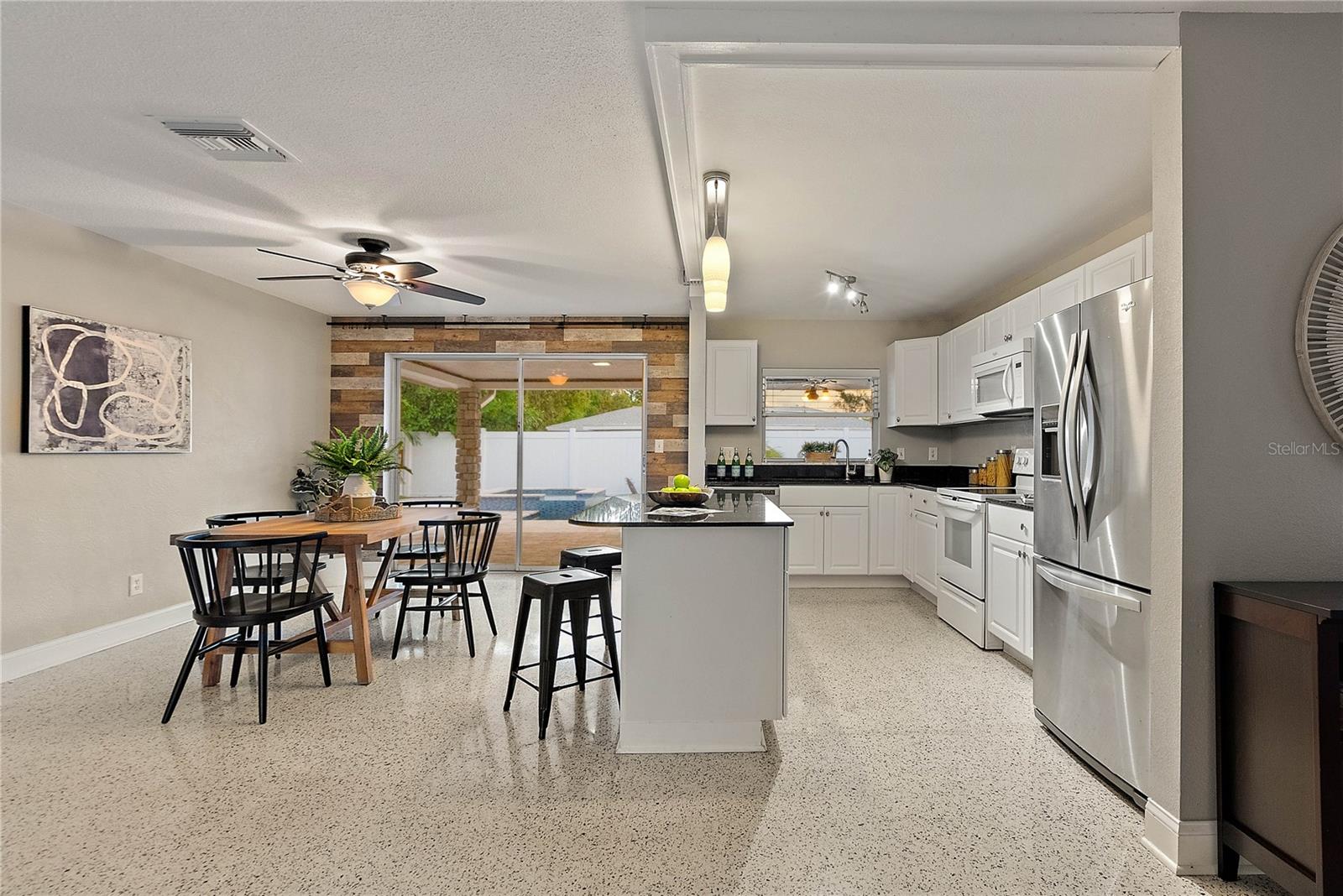 124 1ST STREET W