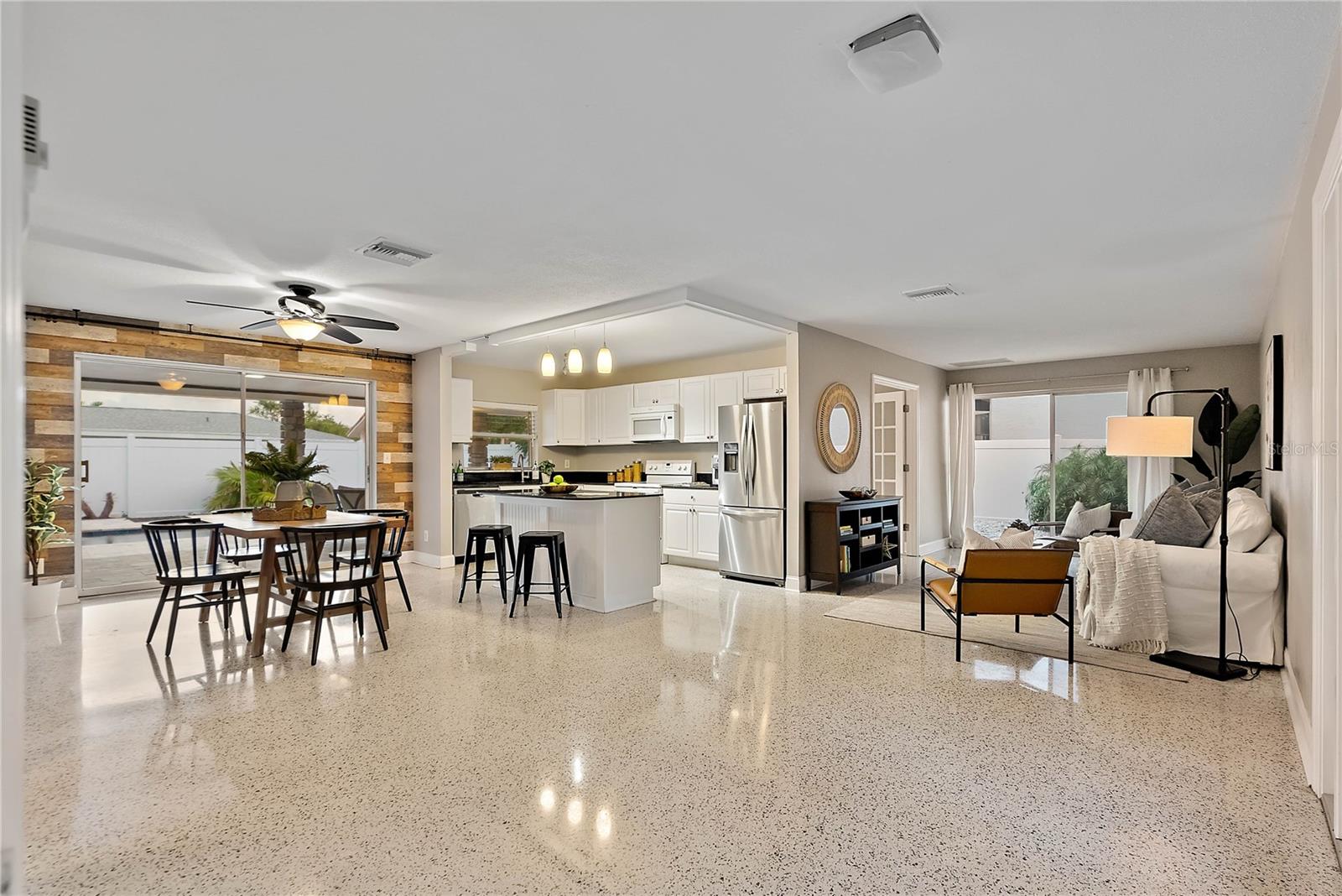 124 1ST STREET W