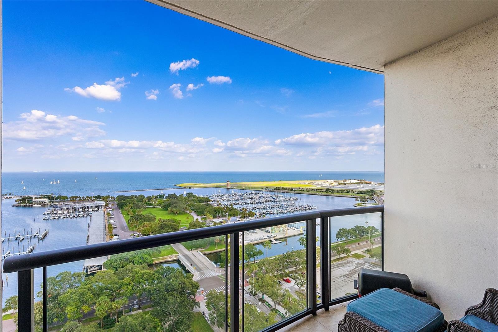 1 BEACH DRIVE SE Unit: 1904